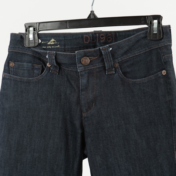 Women’s Size 26 ￼DL 1961 Premium Jeans - Picture 3 of 3